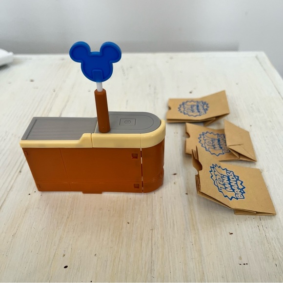 Zuru Mini Brands Mini Disney Store Edition Checkout & Bags Replacement Pieces - Picture 4 of 4